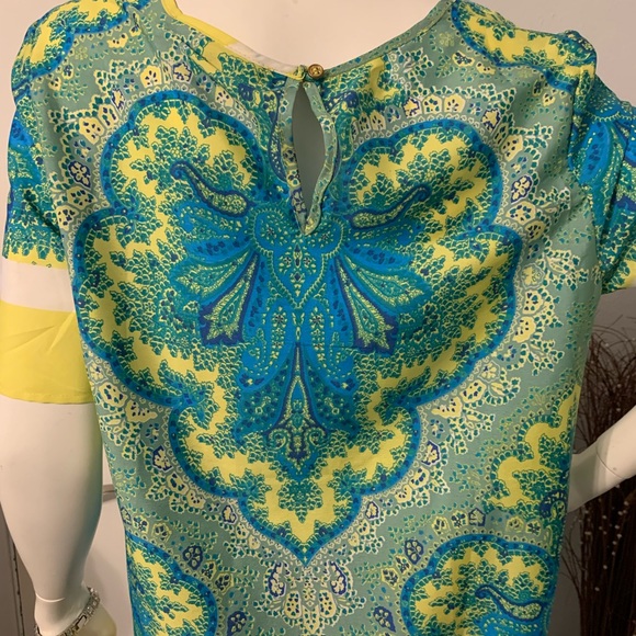 Beautiful blouse in vibrant colors - Picture 3 of 4